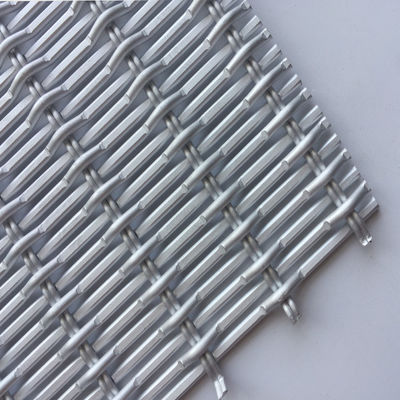 Architektonische Masche aus Silber aus Edelstahl für eine individuell angepasste Gebäudefassade