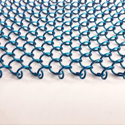 Metallnetzvorhänge und Wickelnetzvorhänge für Raumtrennwände