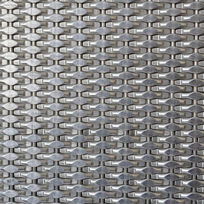 2-6mm Silbermetallische Edelstahl-Dekorations-Gittergitter für moderne Schranktüren