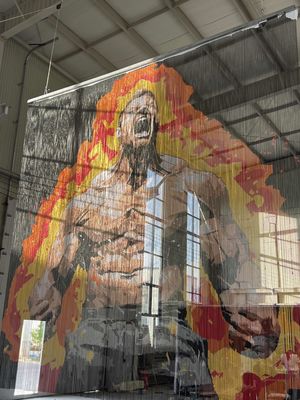 Kreativer dekorativer Aluminium-Kettenvorhang für Möbel- und Kunstinstallation, feuerfestes, anpassbares Metallgitter-Design