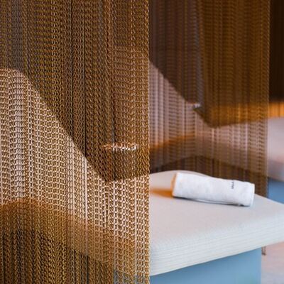 12x24mm Kettengröße Aluminium-Kettenschirm mit 60% offener Fläche und 1,2 mm Drahtdurchmesser für eine effektive Fliegenkontrolle