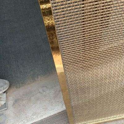 Kundenspezifisches architektonisches Metallgeflecht mit runder Breite, maßgeschneidert für moderne Gebäudefassaden, Innenarchitektur und Außenanwendungen